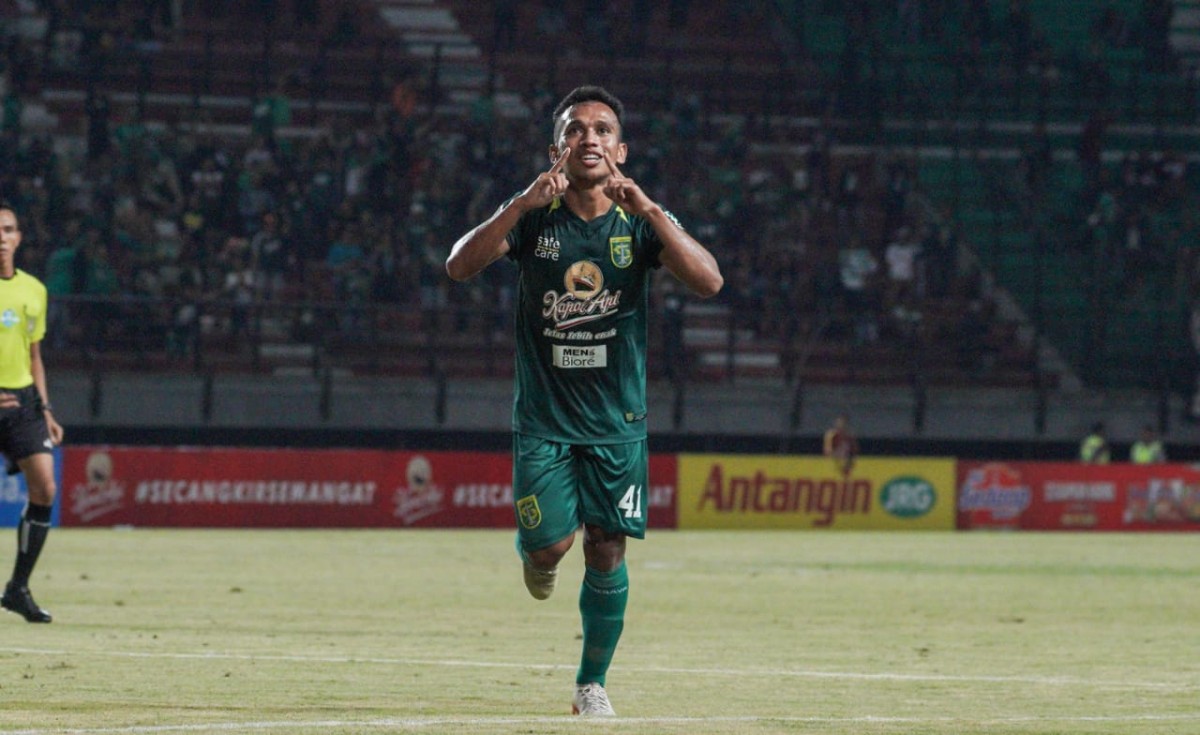 Irfan Jaya Akan Bermain Hadapi Persib Bandung!