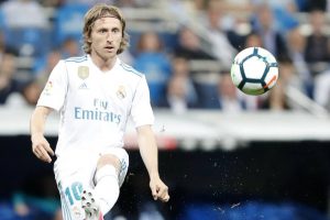 Luka Modric Menolak Kontrak Baru Real Madrid
