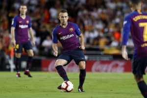 Arthur Tidak Akan Perkuat Barcelona Hadapi Villarreal