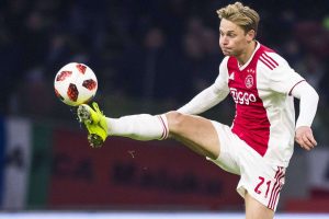 Ten Hag : De Jong Sekarang Sedang Fokus Dengan Ajax
